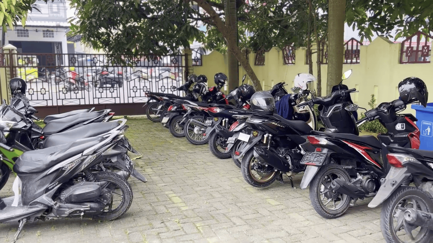 Parkir Motor 2