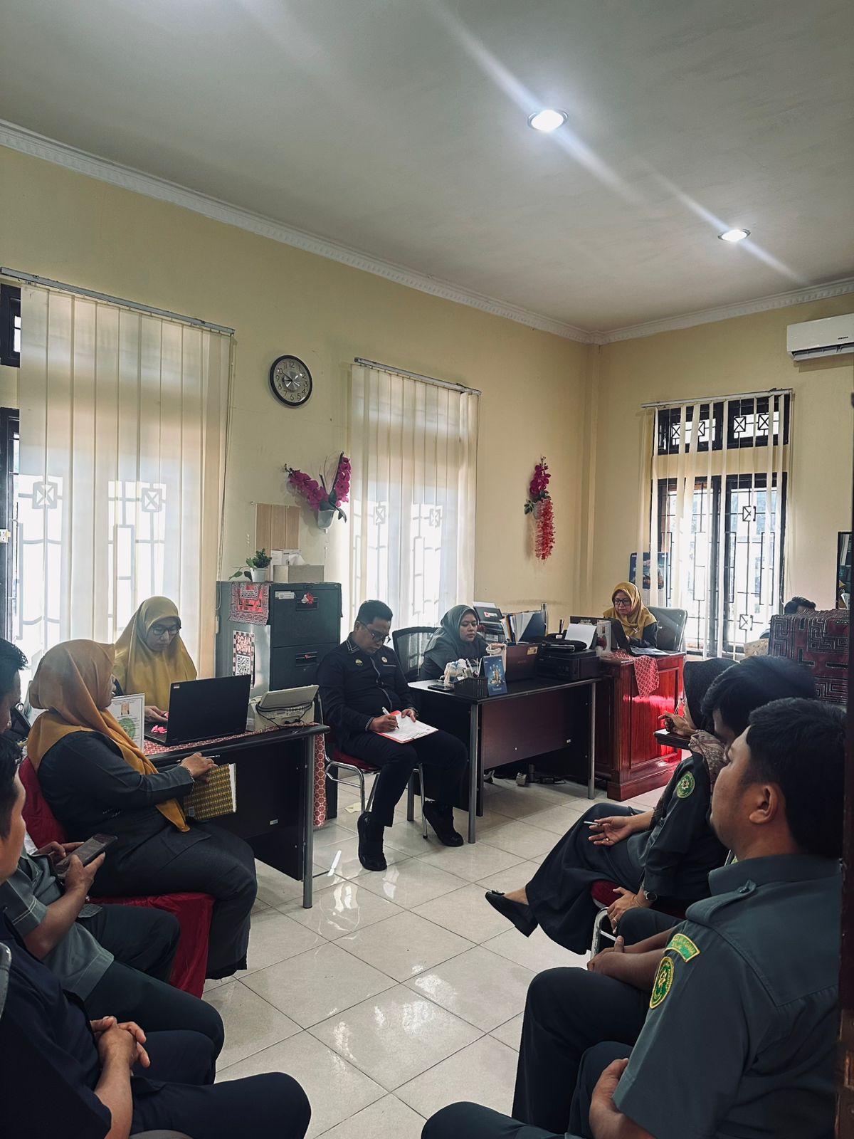 rapat sekret 2